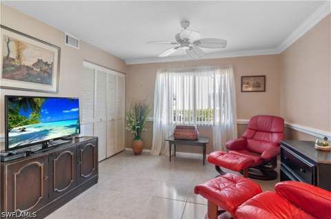 515 Gabriel Cir 1901, Naples FL - photo 7 of 32