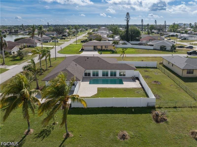 5 bedroom SingleFamilyResidence at 1725 SE 3rd St, Cape Coral, Cape Coral — photo 2