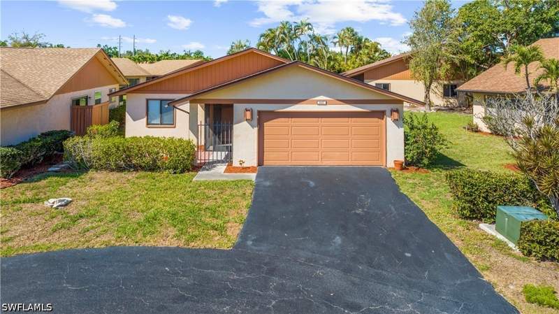 2 bedroom SingleFamilyResidence at 6487 Royal Woods Dr, Royal Woods, Fort Myers — photo 2