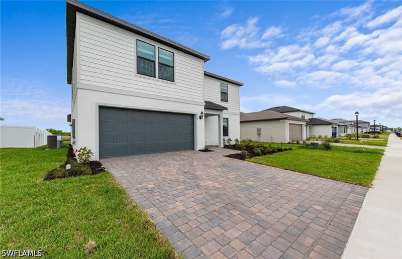 4 bedroom SingleFamilyResidence at 274 Silent Lake Dr, Whispering Lakes, Lehigh Acres — photo 3