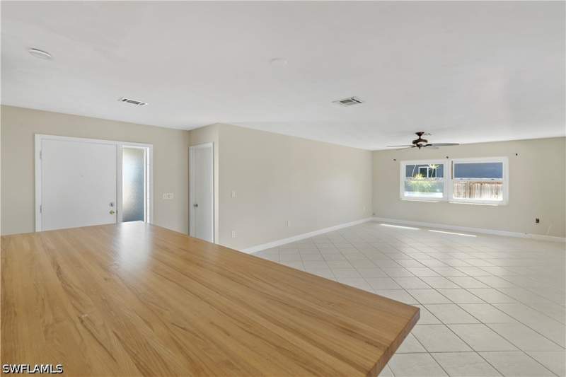 3 bedroom SingleFamilyResidence at 2366 Woodland Ter, Fort Myers, Fort Myers — photo 2