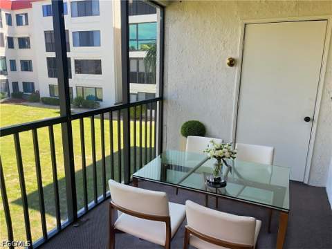 7402 Lake Breeze Dr 202, Fort Myers FL - photo 16 of 37