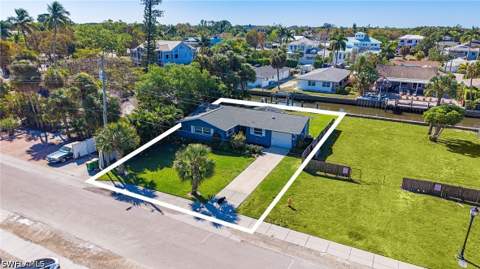 2772 Bayview Dr, Naples FL - photo 10 of 13