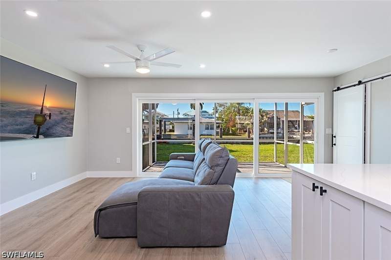 2 bedroom SingleFamilyResidence at 2772 Bayview Dr, Gulf Shores, Naples — photo 4