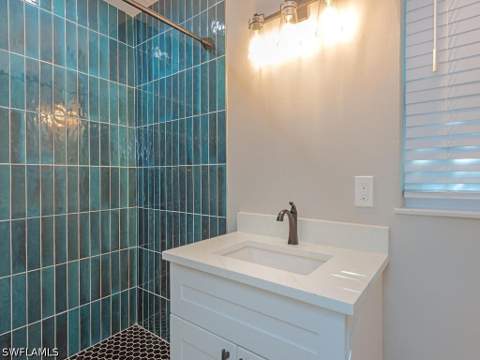 2772 Bayview Dr, Naples FL - photo 7 of 13