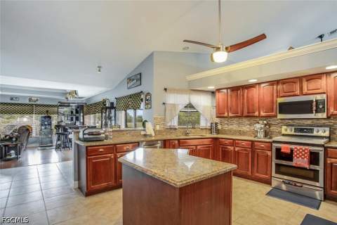 1915 NE 23rd Ave, Cape Coral FL - photo 6 of 29