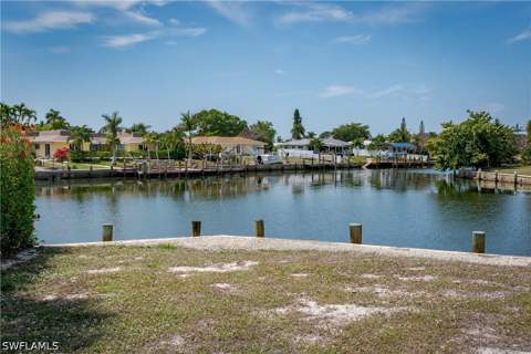 756 Apple Ct, Marco Island FL - photo 10 of 34