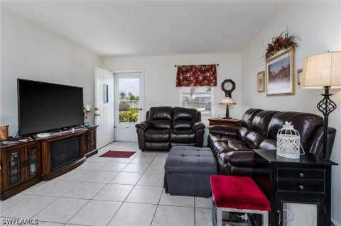 756 Apple Ct, Marco Island FL - photo 12 of 34