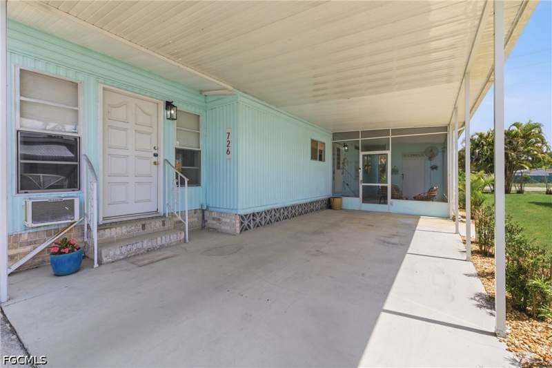 2 bedroom ManufacturedHome at 726 Knotty Pine Cir, Forest Park Mobile Home, North Fort Myers — photo 3