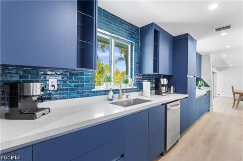240 Southwinds Dr, Sanibel FL - photo 11 of 34