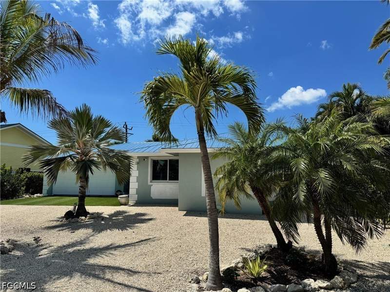 4 bedroom SingleFamilyResidence at 240 Southwinds Dr, Southwinds Estates, Sanibel — photo 3