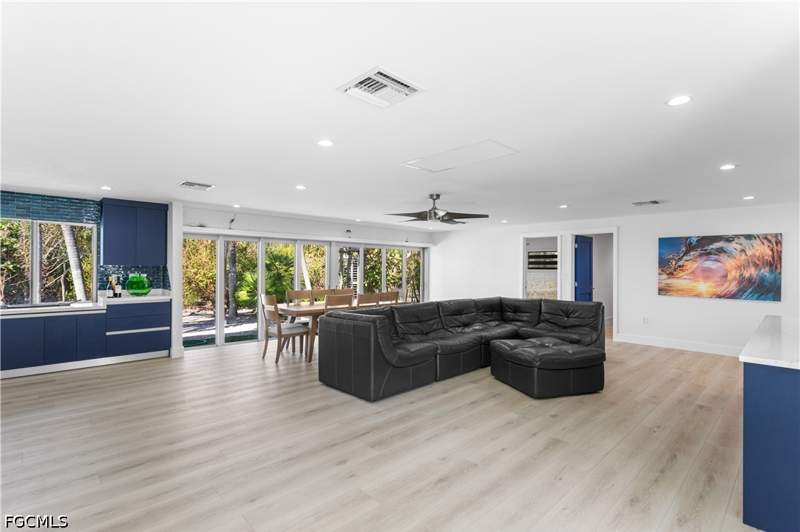 4 bedroom SingleFamilyResidence at 240 Southwinds Dr, Southwinds Estates, Sanibel — photo 4