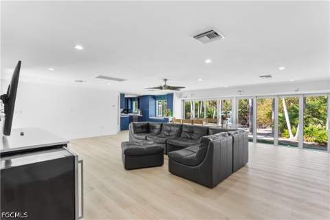 240 Southwinds Dr, Sanibel FL - photo 6 of 34