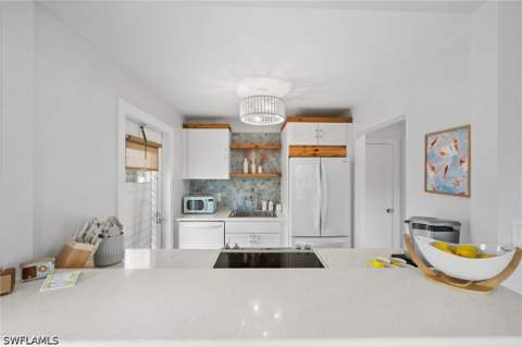 1550 Gulf Shore Blvd N E2, Naples FL - photo 16 of 34