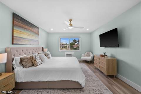 1550 Gulf Shore Blvd N E2, Naples FL - photo 23 of 34