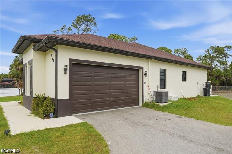 3 bedroom SingleFamilyResidence at 3043 18th Ave NE, Golden Gate Estates, Naples — photo 2
