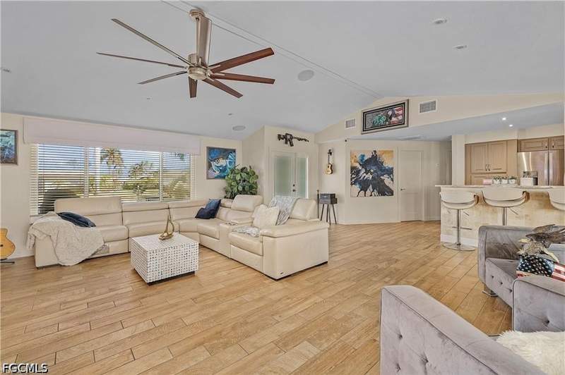 2 bedroom SingleFamilyResidence at 134 SW 53rd Ter, Cape Coral, Cape Coral — photo 5