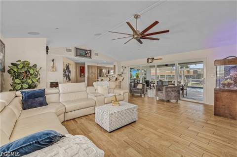 134 SW 53rd Ter, Cape Coral FL - photo 6 of 25