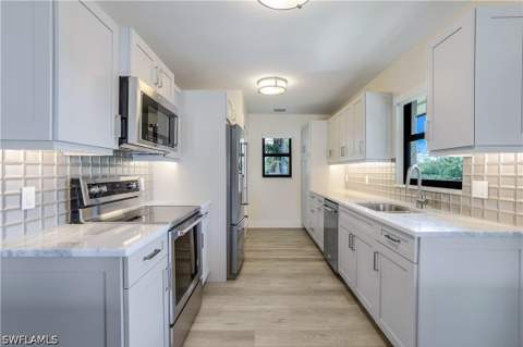 1390 Chesapeake Ave 1390, Naples FL - photo 20 of 50