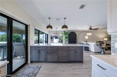 1390 Chesapeake Ave 1390, Naples FL - photo 23 of 50