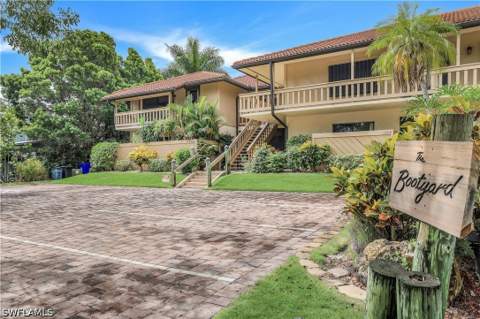 1390 Chesapeake Ave 1390, Naples FL - photo 7 of 50