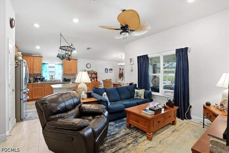 3 bedroom SingleFamilyResidence at 4210 Garden Blvd, Cape Coral, Cape Coral — photo 5