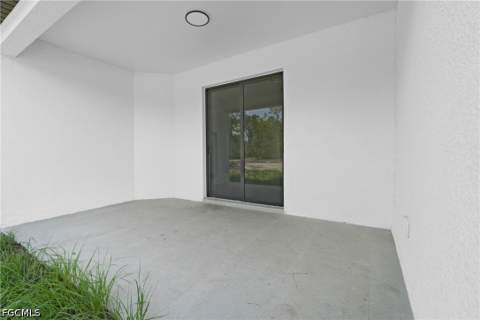 718 Bennington Dr, Lehigh Acres FL - photo 7 of 49