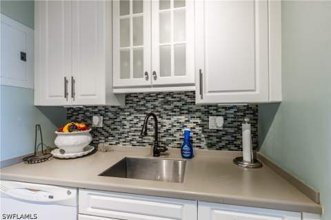 240 Seaview Ct 105, Marco Island FL - photo 6 of 16