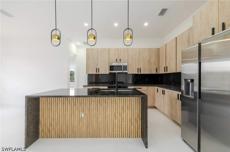 3 bedroom SingleFamilyResidence at 134 Carey Ave S, Lehigh Acres, Lehigh Acres — photo 3