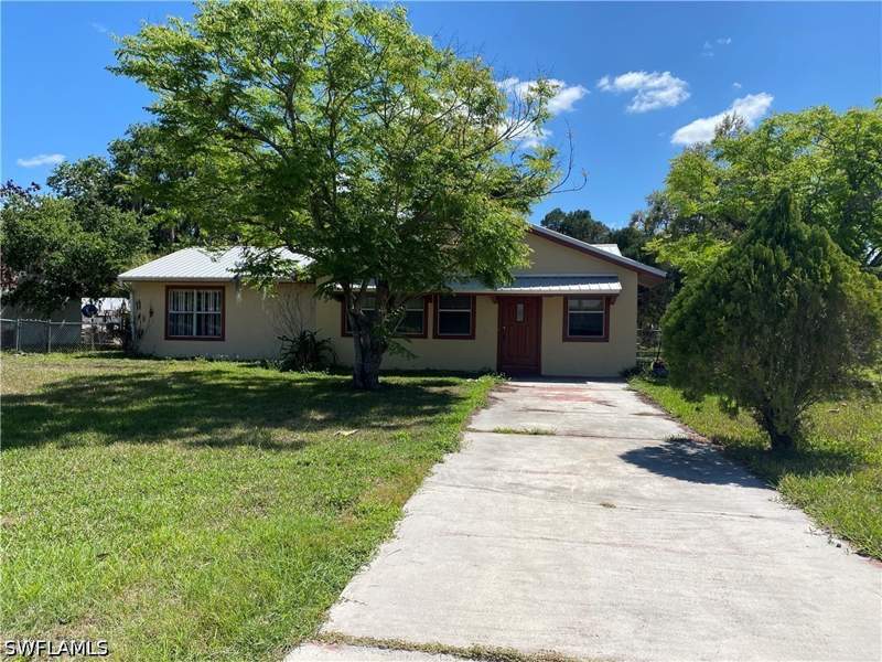 3 bedroom SingleFamilyResidence at 4014 N Edgewater Cir, Port Labelle, Labelle — photo 4