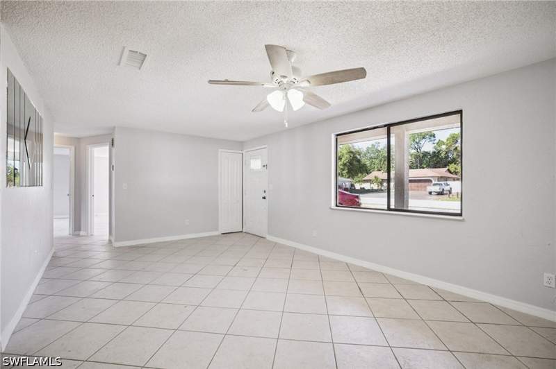 2 bedroom SingleFamilyResidence at 17413 Lee Rd, San Carlos Park, Fort Myers — photo 5