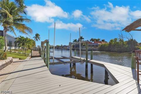 2562 SW 27th Pl, Cape Coral FL - photo 13 of 27