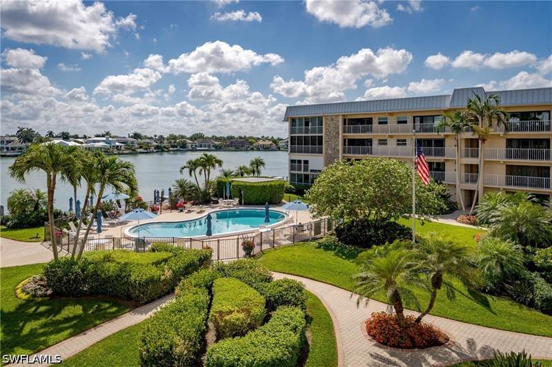 2 bedroom Condominium at 3450 Gulf Shore Blvd N 305, La Maison Club, Naples — photo 2
