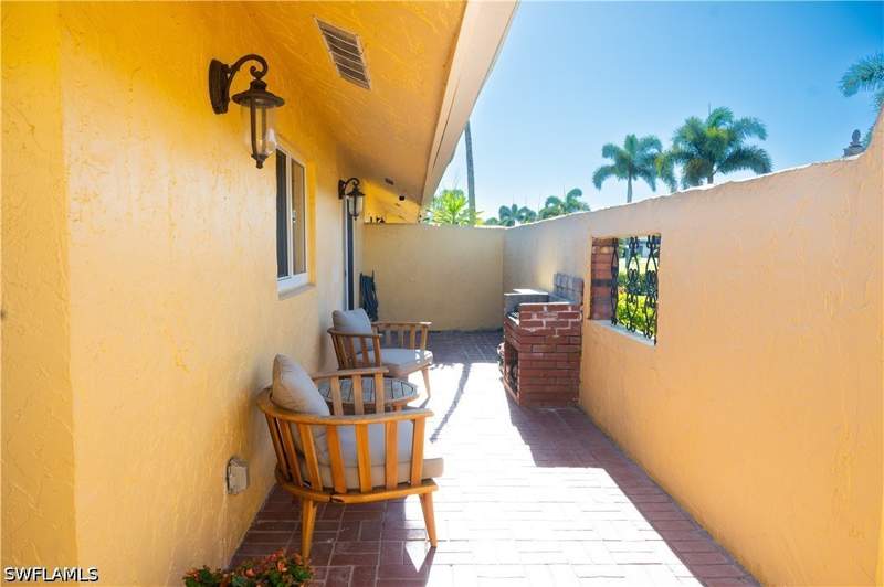 2 bedroom Attached at 136 Harrison Rd L3, Glades Country Club, Naples — photo 5