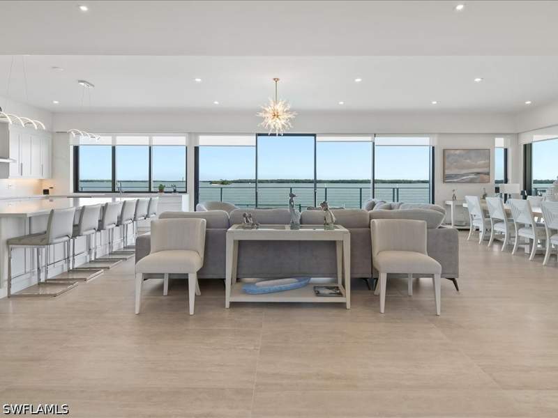 6 bedroom SingleFamilyResidence at 1798 Wavecrest Ct, Marco Beach, Marco Island — photo 3