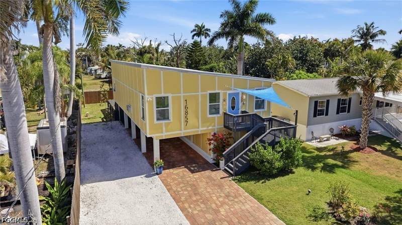 2 bedroom SingleFamilyResidence at 16857 Windcrest Dr, Cottage Point Unrec, Fort Myers — photo 2