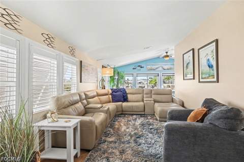 11111 Bayside Ln, Fort Myers Beach FL - photo 10 of 35