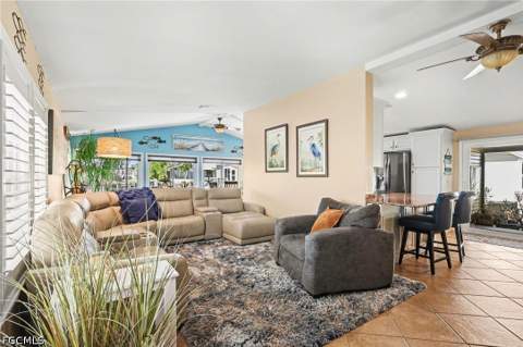 11111 Bayside Ln, Fort Myers Beach FL - photo 11 of 35