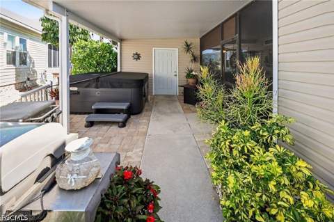 11111 Bayside Ln, Fort Myers Beach FL - photo 21 of 35