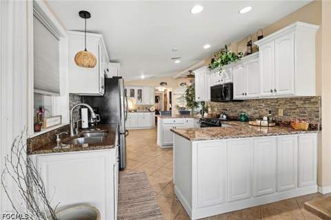 11111 Bayside Ln, Fort Myers Beach FL - photo 6 of 35