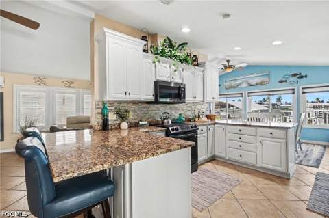 11111 Bayside Ln, Fort Myers Beach FL - photo 7 of 35
