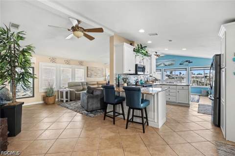 11111 Bayside Ln, Fort Myers Beach FL - photo 8 of 35