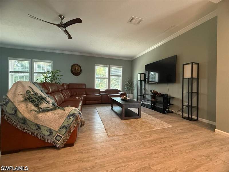 3 bedroom SingleFamilyResidence at 4835 E Riverside Dr, Russell Park, Fort Myers — photo 4