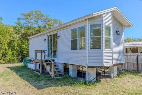25 & 26 Plantation Dr, Everglades City FL - photo 10 of 30