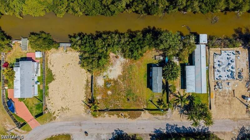 1 bedroom ManufacturedHome at 25 & 26 Plantation Dr, Plantation Island, Everglades City — photo 4