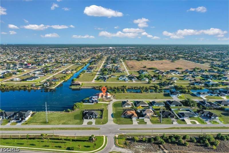 3 bedroom SingleFamilyResidence at 814 NW 11th Pl, Cape Coral, Cape Coral — photo 3