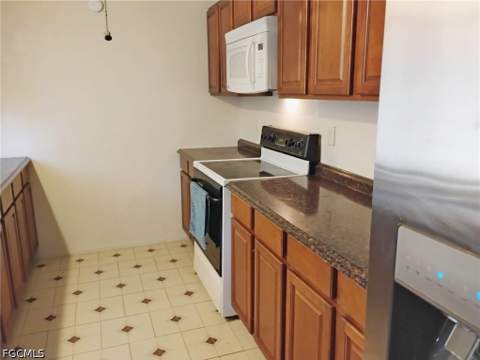 8290 Nault Rd, North Fort Myers FL - photo 8 of 26