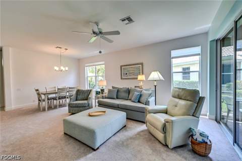 8786 E Bay Cir, Fort Myers FL - photo 10 of 33