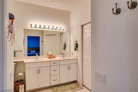 8786 E Bay Cir, Fort Myers FL - photo 22 of 33