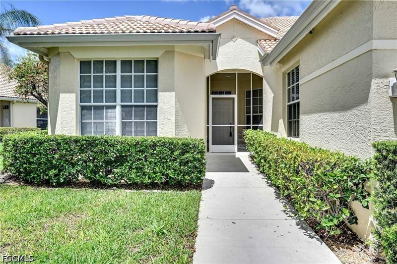 2 bedroom Detached at 8786 E Bay Cir, Sommerset Villas, Fort Myers — photo 4